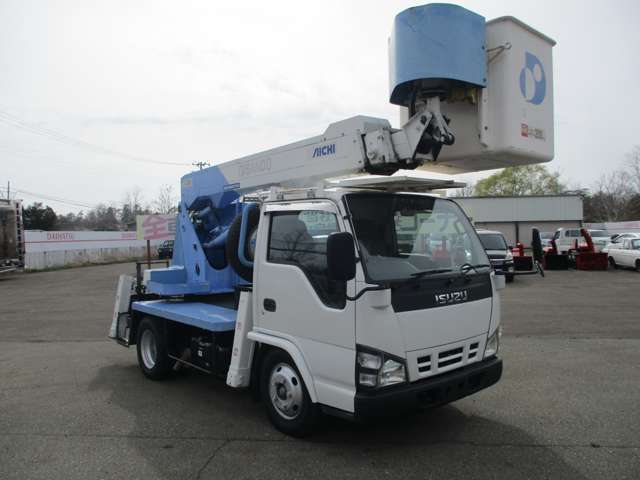 Isuzu Elf 3