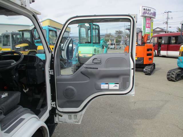 Isuzu Elf 9