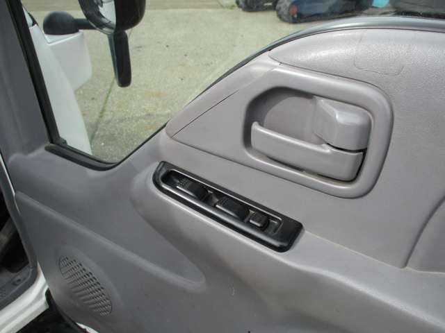 Isuzu Elf 10
