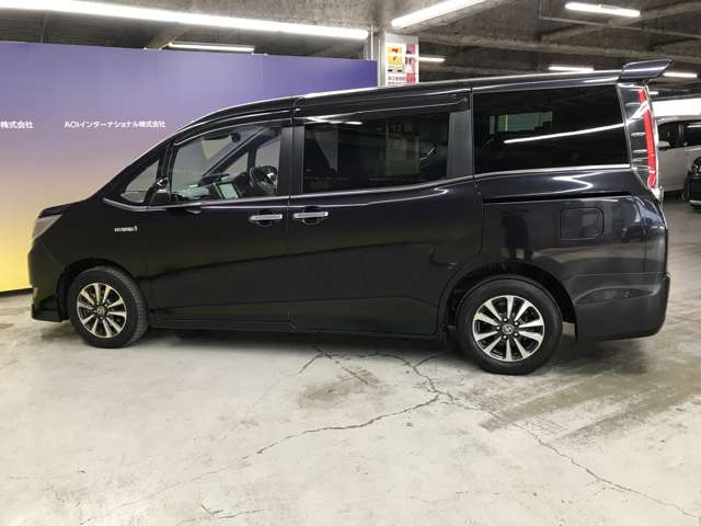 Toyota Esquire 12