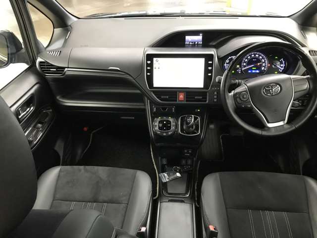 Toyota Esquire 7