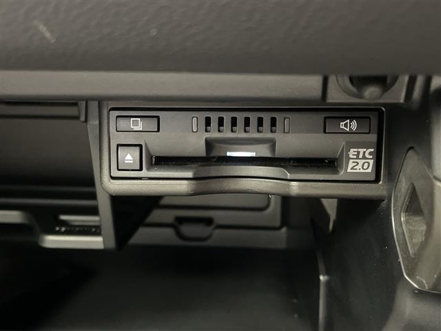 Lexus UX 12