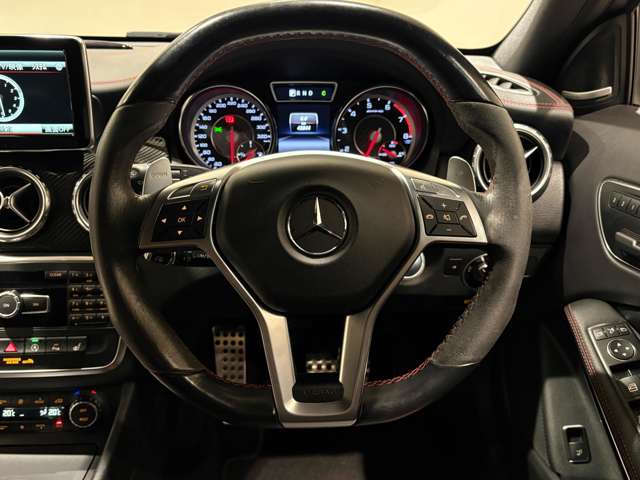 Mercedes-Benz GLA-Class 6