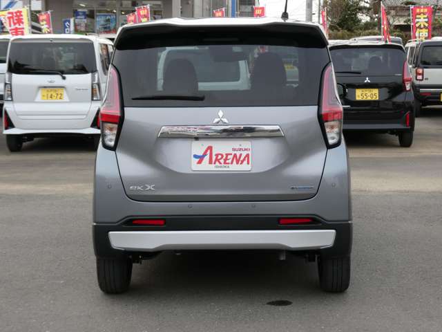 Mitsubishi eK X 12