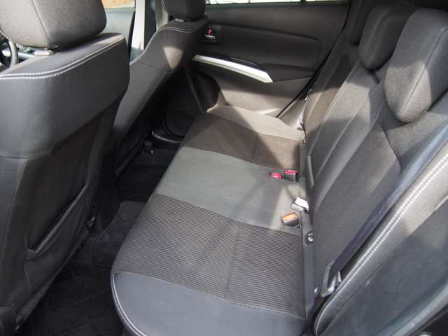Suzuki SX4 S-CROSS 12
