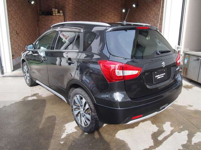 Suzuki SX4 S-CROSS 4