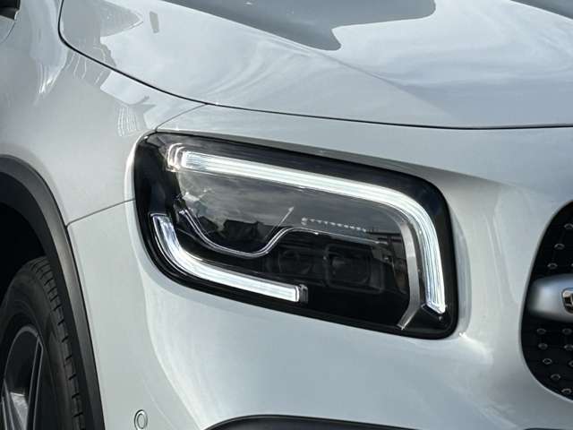 Mercedes-Benz GLB 6