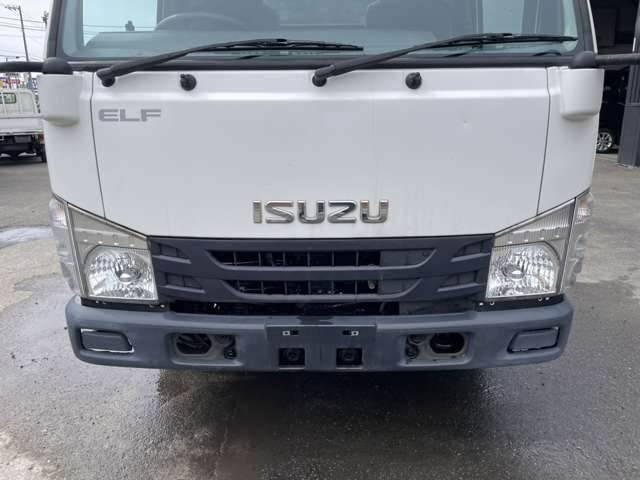 Isuzu Elf 12