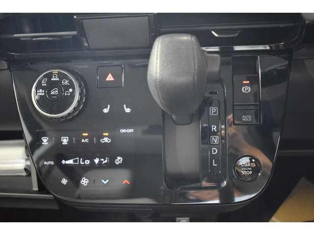 Mitsubishi Delica Mini 12