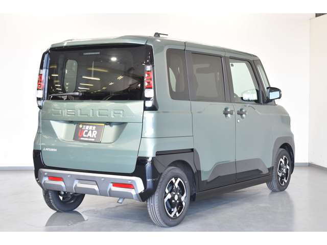 Mitsubishi Delica Mini 2