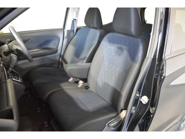 Mitsubishi eK X 6