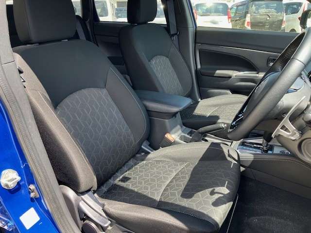 Mitsubishi RVR 11