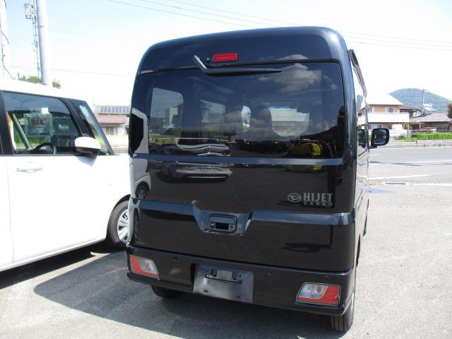 Daihatsu Hijet Cargo 3