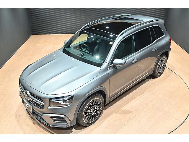 Mercedes-Benz GLB 8