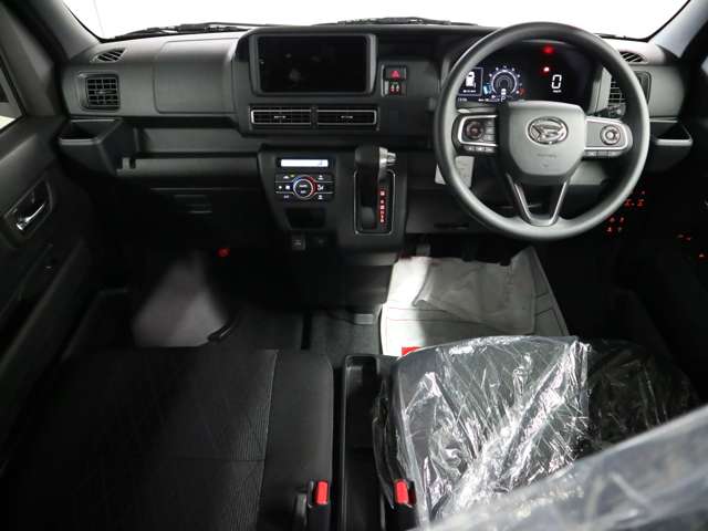 Daihatsu Atrai 7