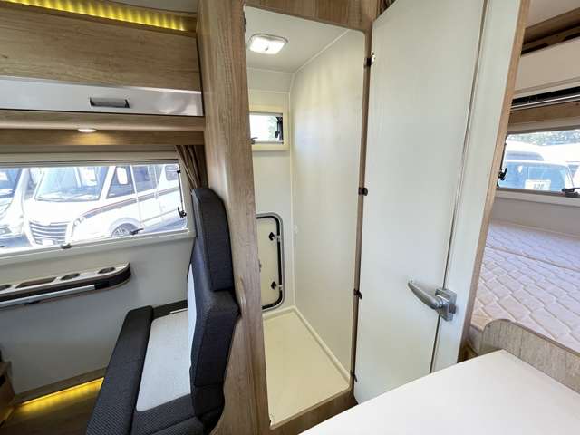 Toyota Camroad 10