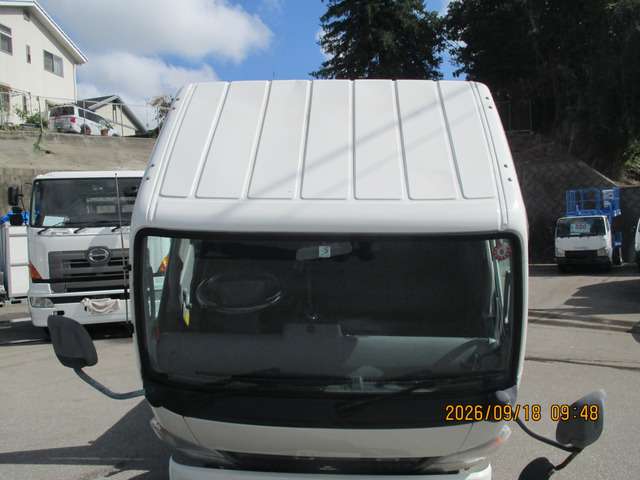 Mitsubishi Fuso Canter 9