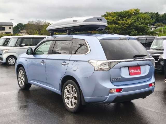 Mitsubishi Outlander PHEV 12