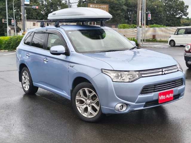 Mitsubishi Outlander PHEV 4