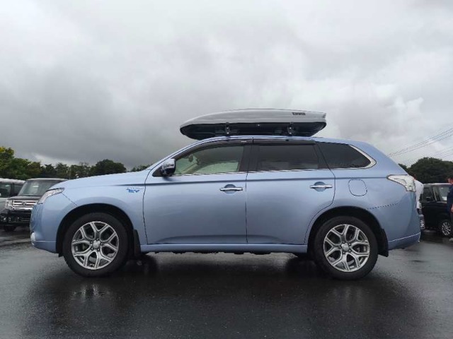 Mitsubishi Outlander PHEV 10