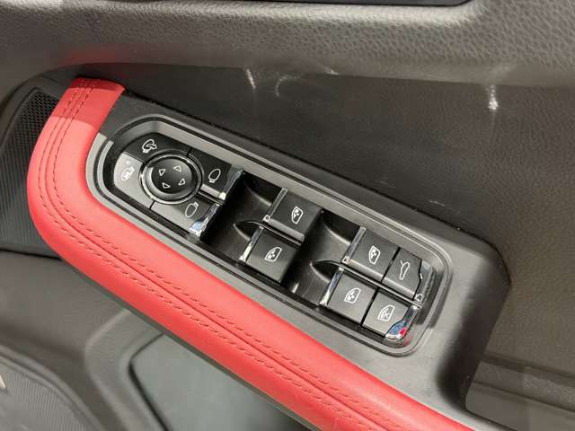Porsche Macan 12
