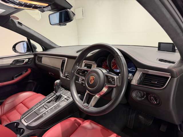 Porsche Macan 9