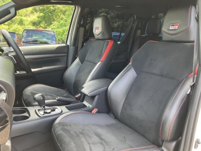 Toyota Hilux 8