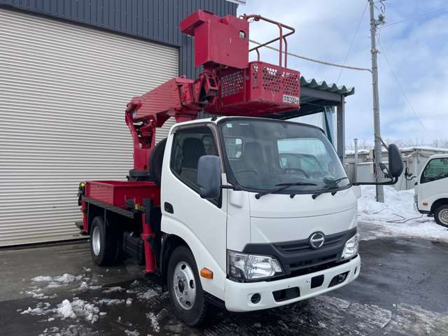 Hino Dutro 3