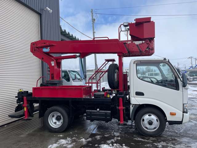 Hino Dutro 4