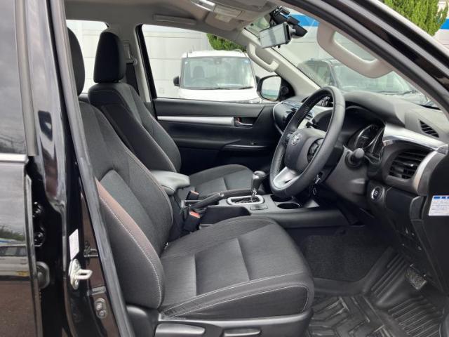 Toyota Hilux 2