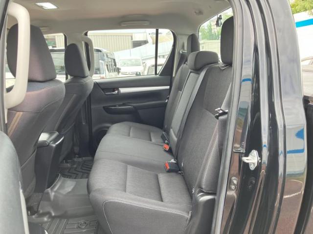 Toyota Hilux 9