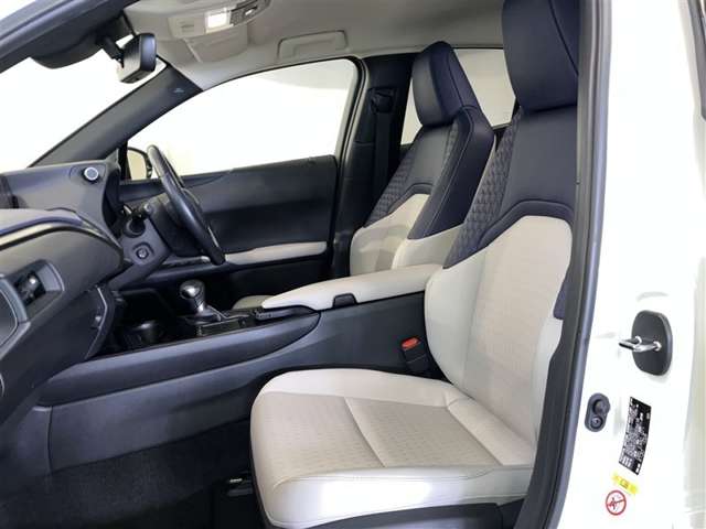 Lexus UX 12