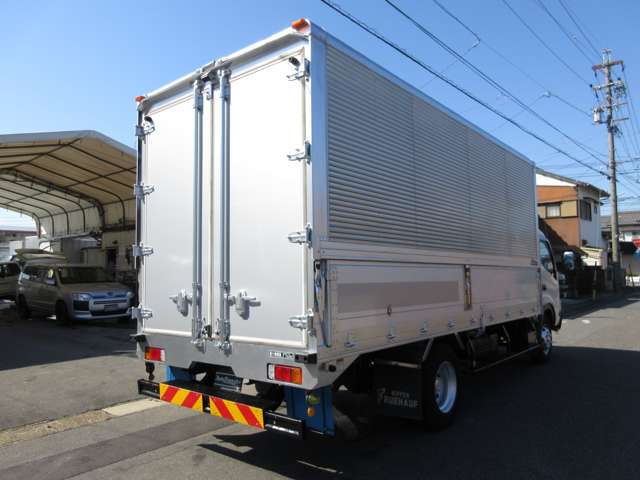 Hino Dutro 6