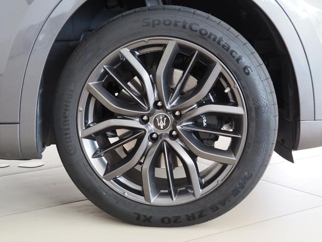 Maserati Levante 9