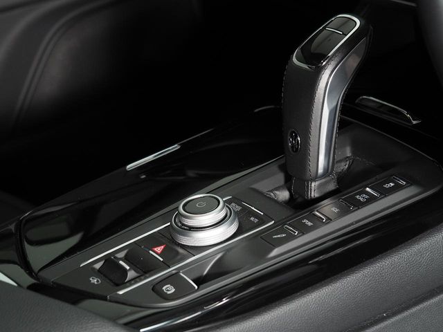 Maserati Levante 10
