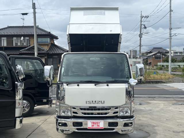 Isuzu Elf 8