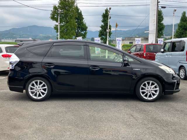 Toyota Prius α 8