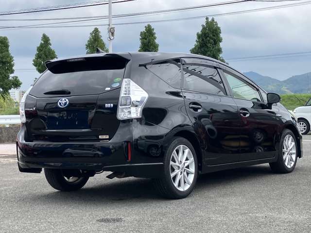 Toyota Prius α 9