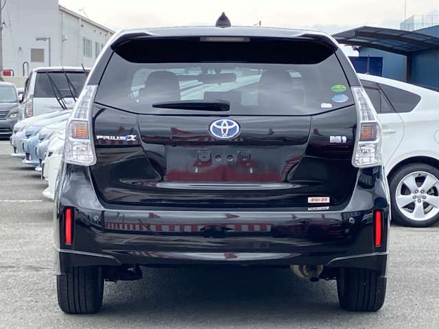 Toyota Prius α 10