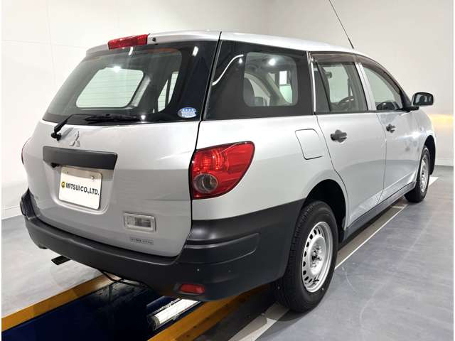 Mitsubishi ランサーカーゴ 6