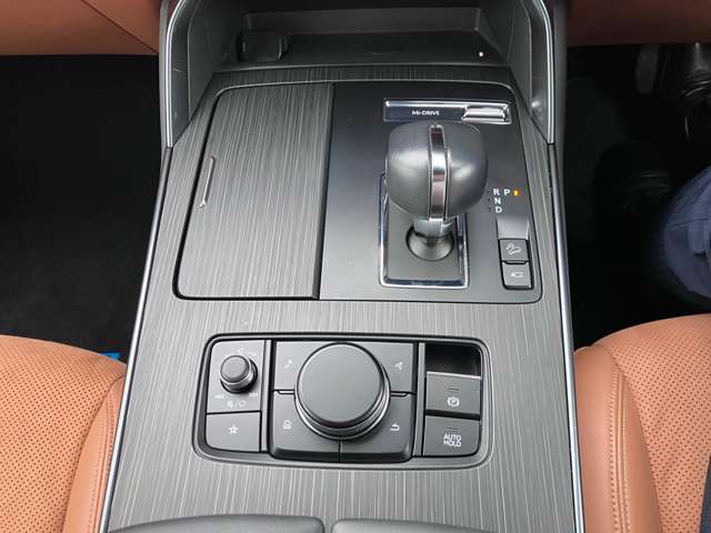 Mazda CX-80 12
