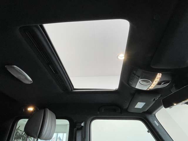 Mercedes-Benz G-Class 4