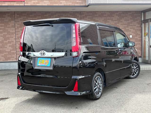 Toyota Noah 7