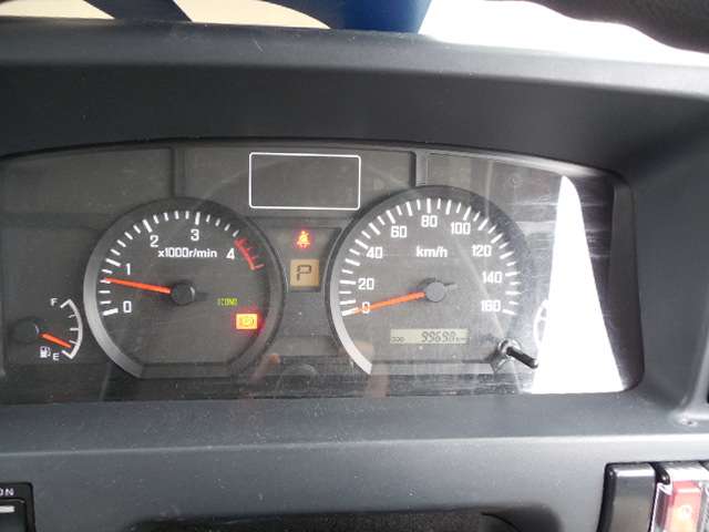 Isuzu Elf 11