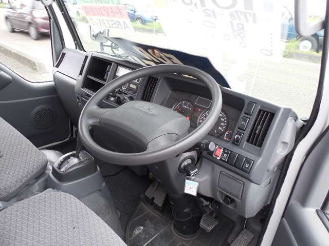 Isuzu Elf 7