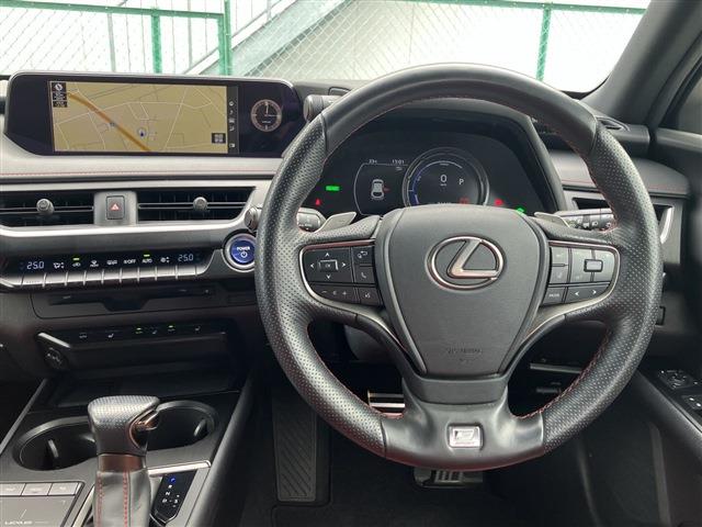 Lexus UX 4