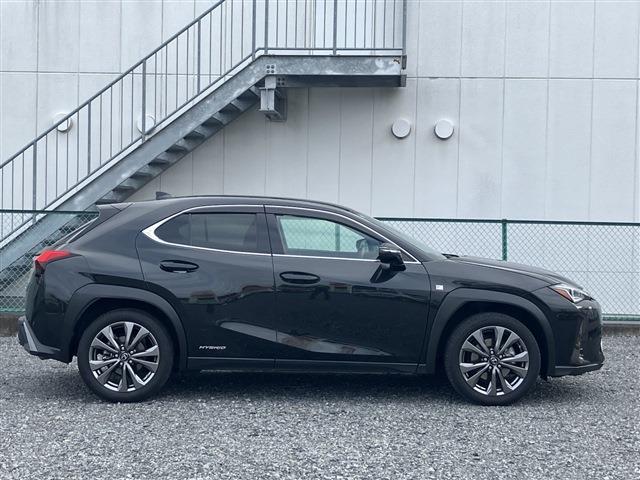 Lexus UX 8