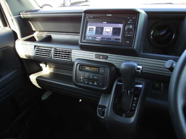 Honda N-VAN 8