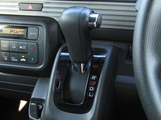 Honda N-VAN 10