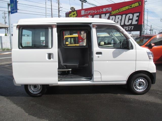 Daihatsu Hijet Cargo 11